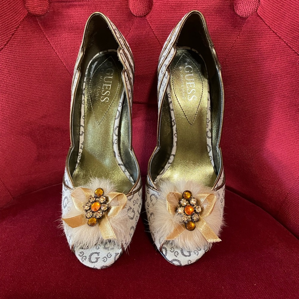 Guess By Marciano Classic Logo Pumps